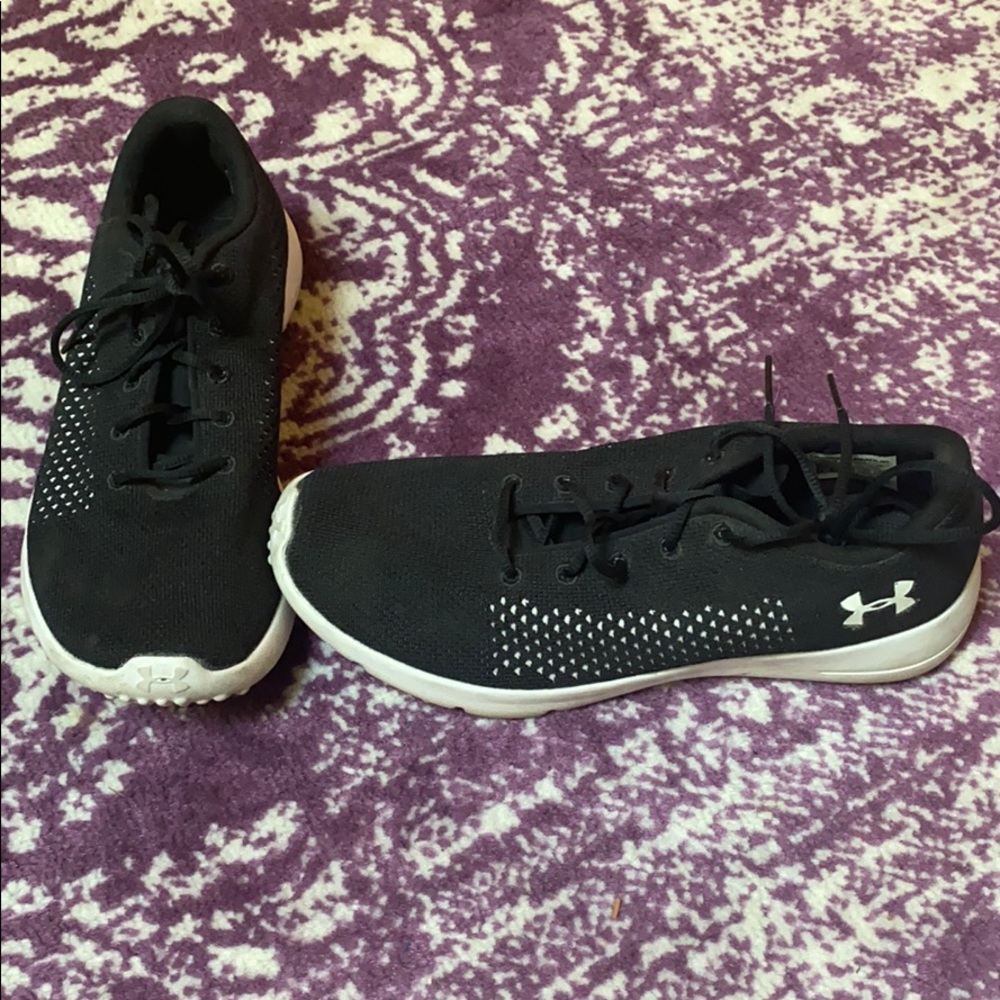 Under Armour Sneakers
